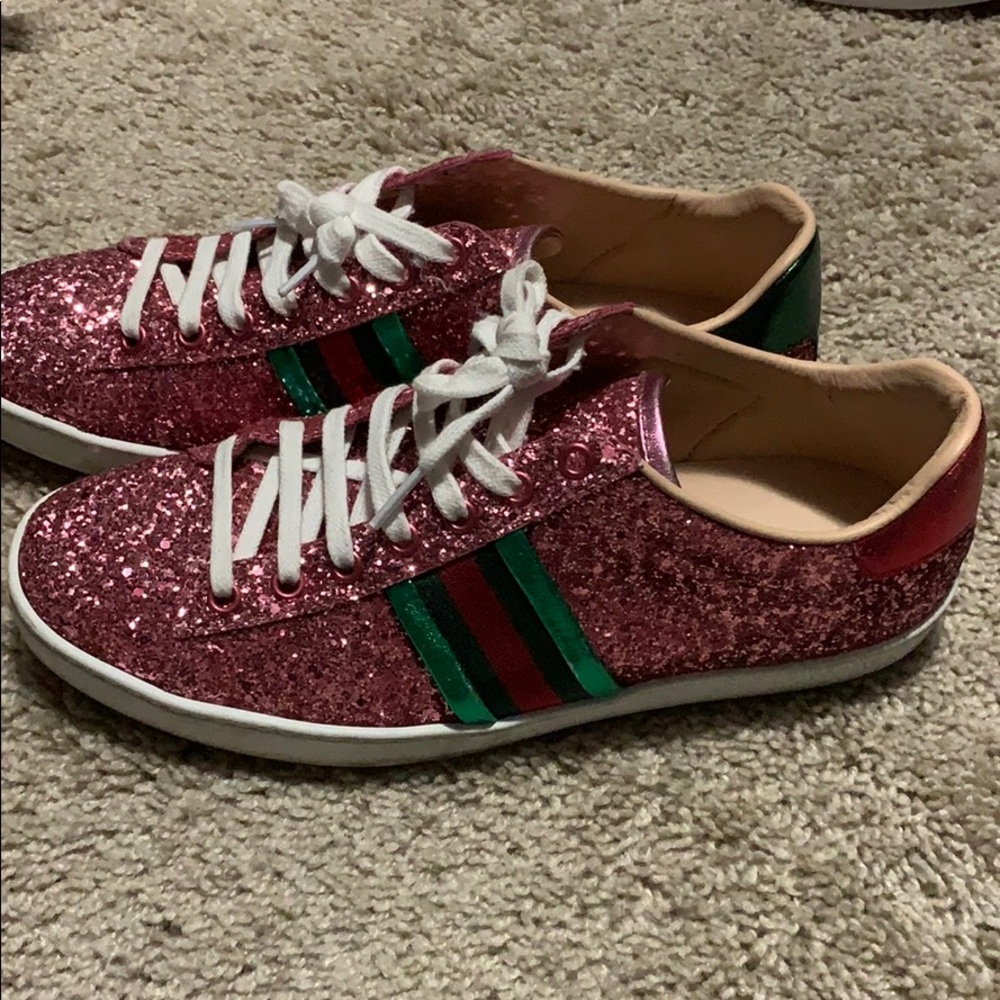 Pink gucci